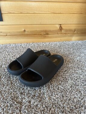 MIA Black Slide Sandals